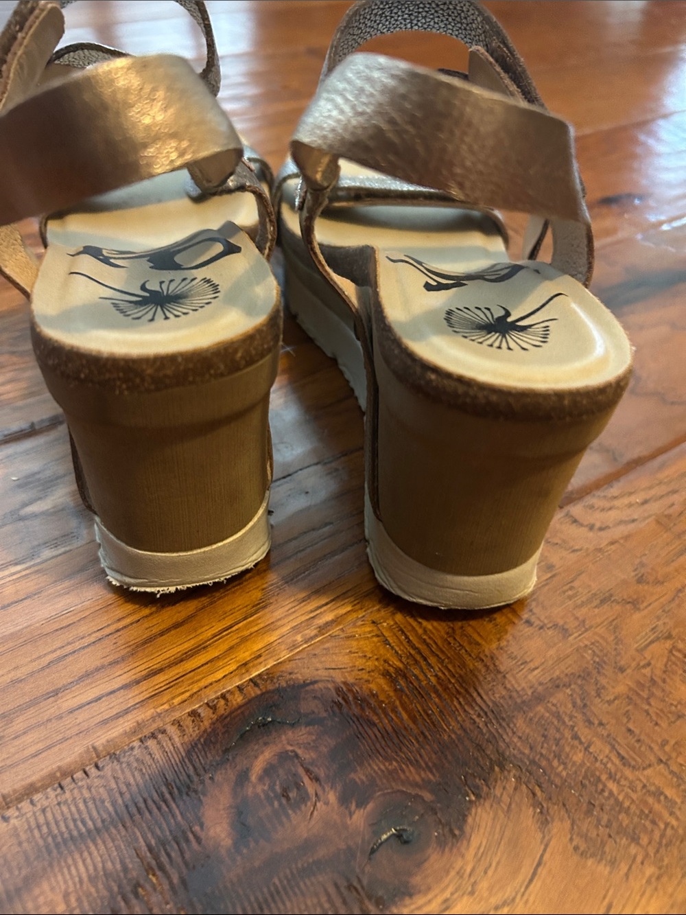 OTBT Metallic Rose Gold Crisscross Slingback Sandals - Picture 3 of 6
